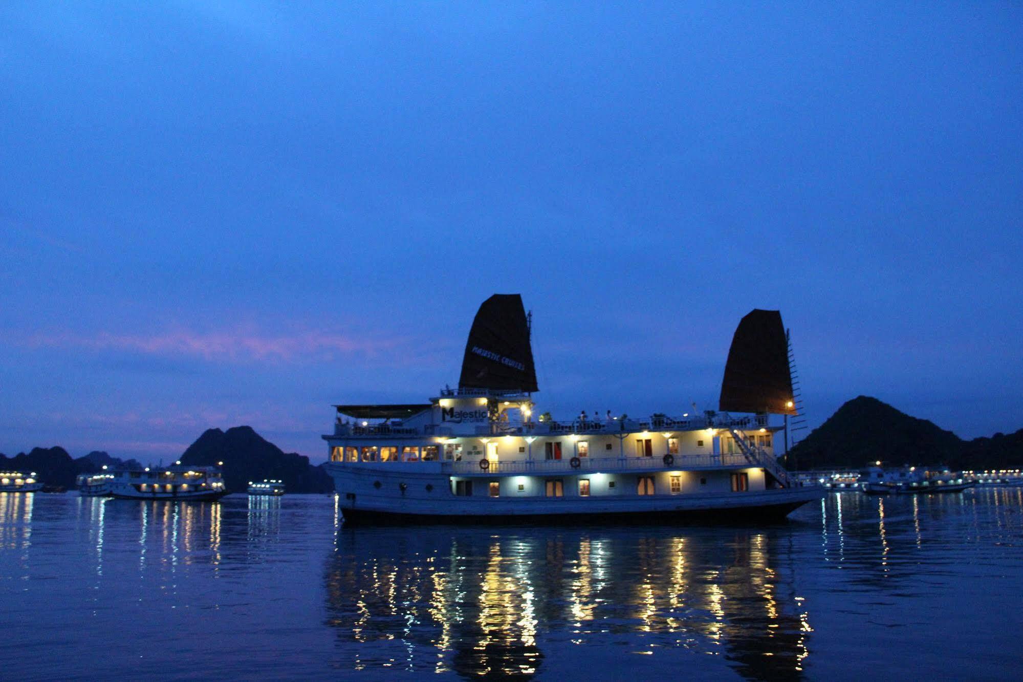 Majestic Halong Cruise 3* Ha Long
