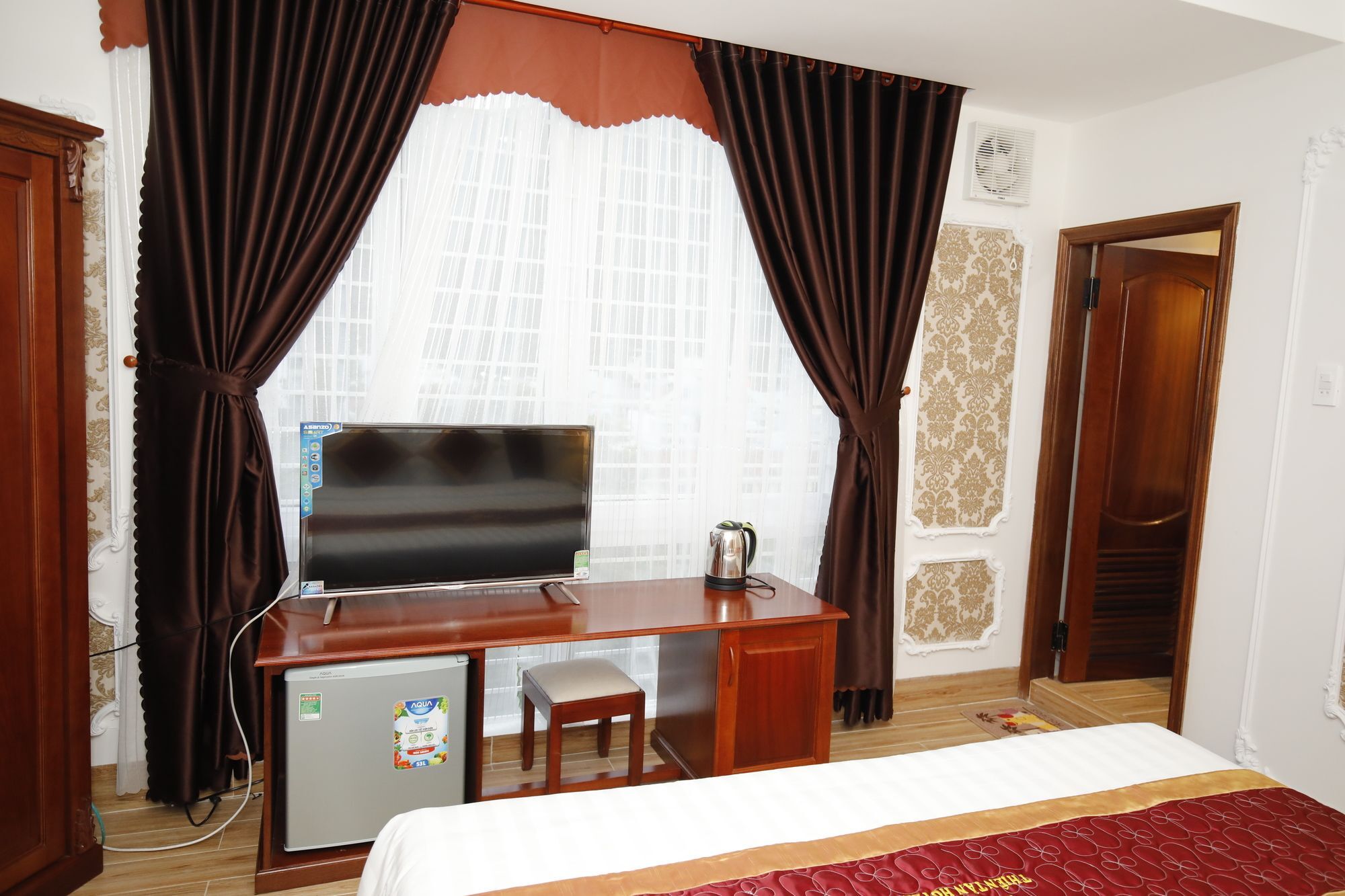 Orange Hotel 3*