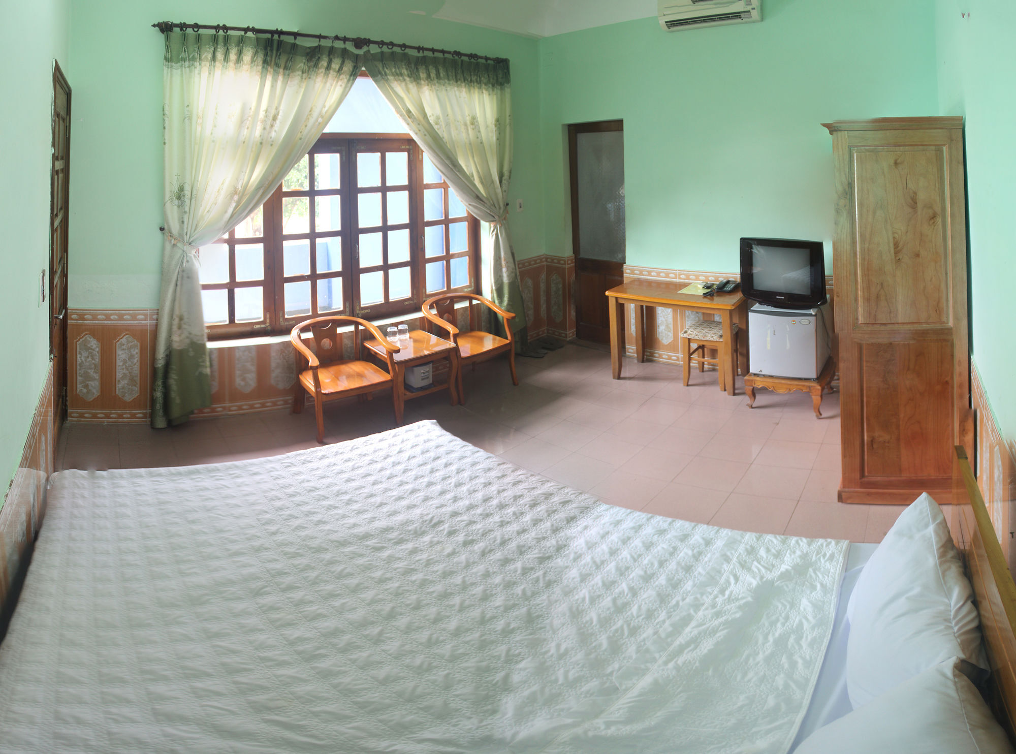 Hoa Binh Hotel Dong Hoi