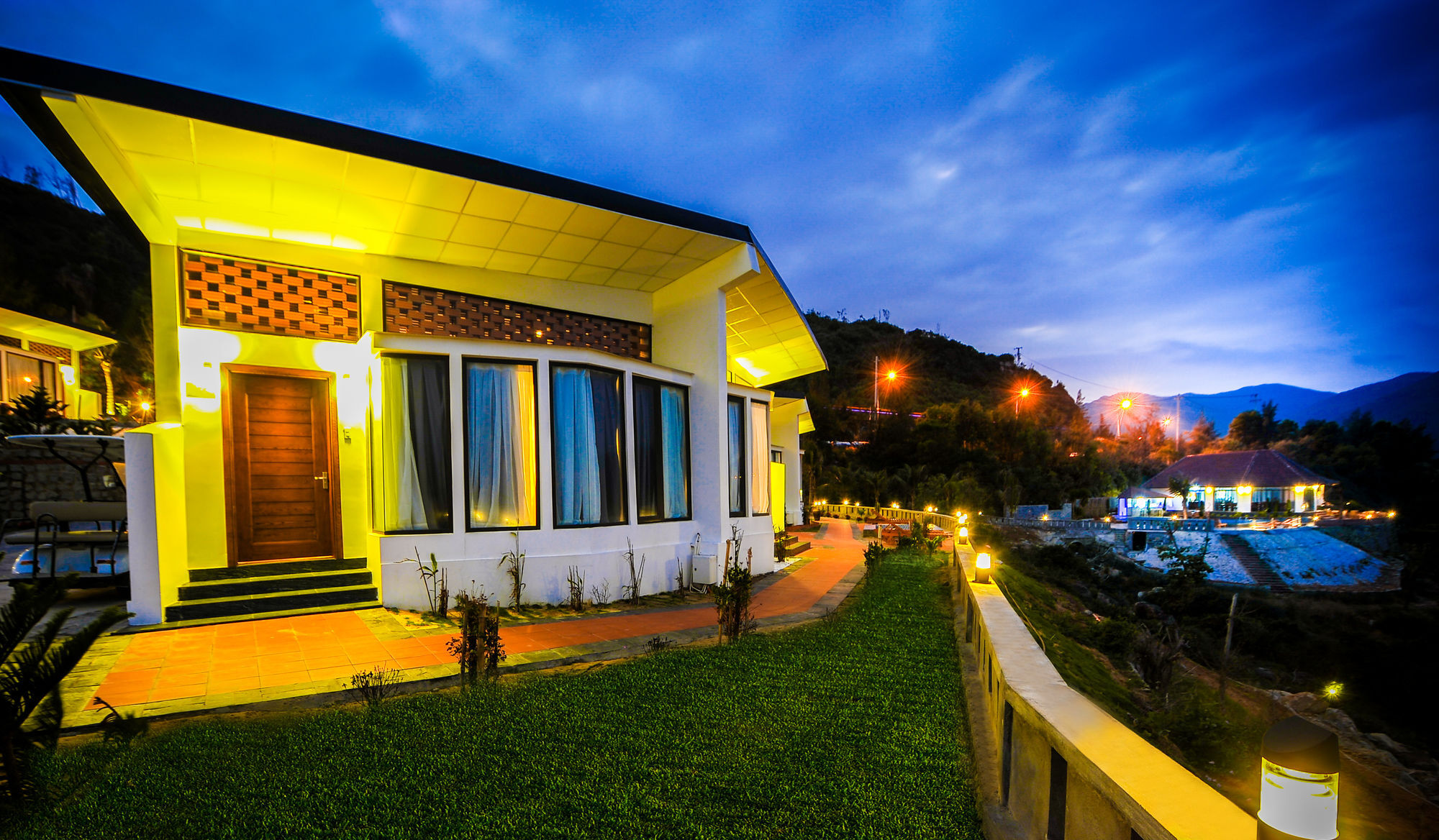 Resort Aurora And 4*