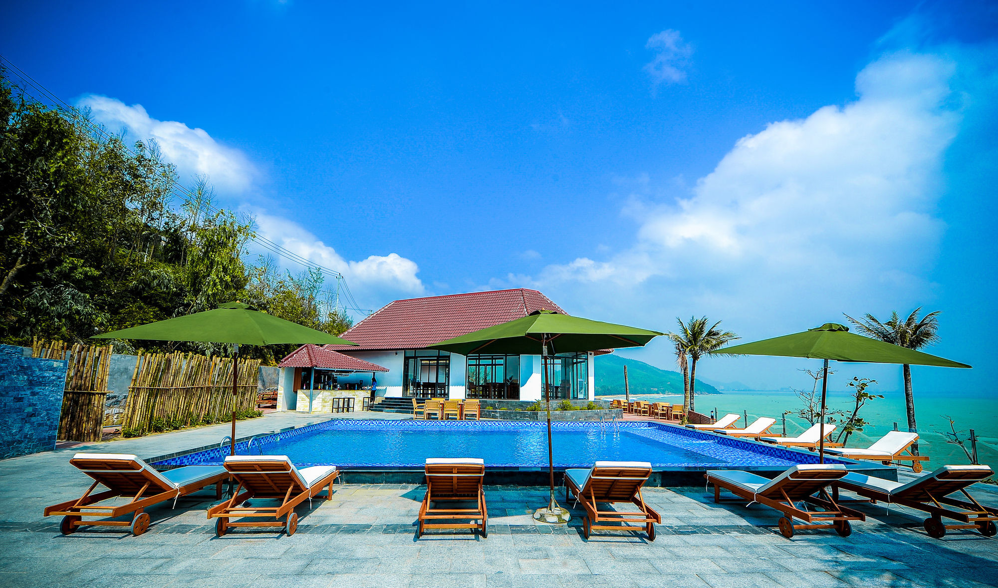 Aurora And Resort 4*