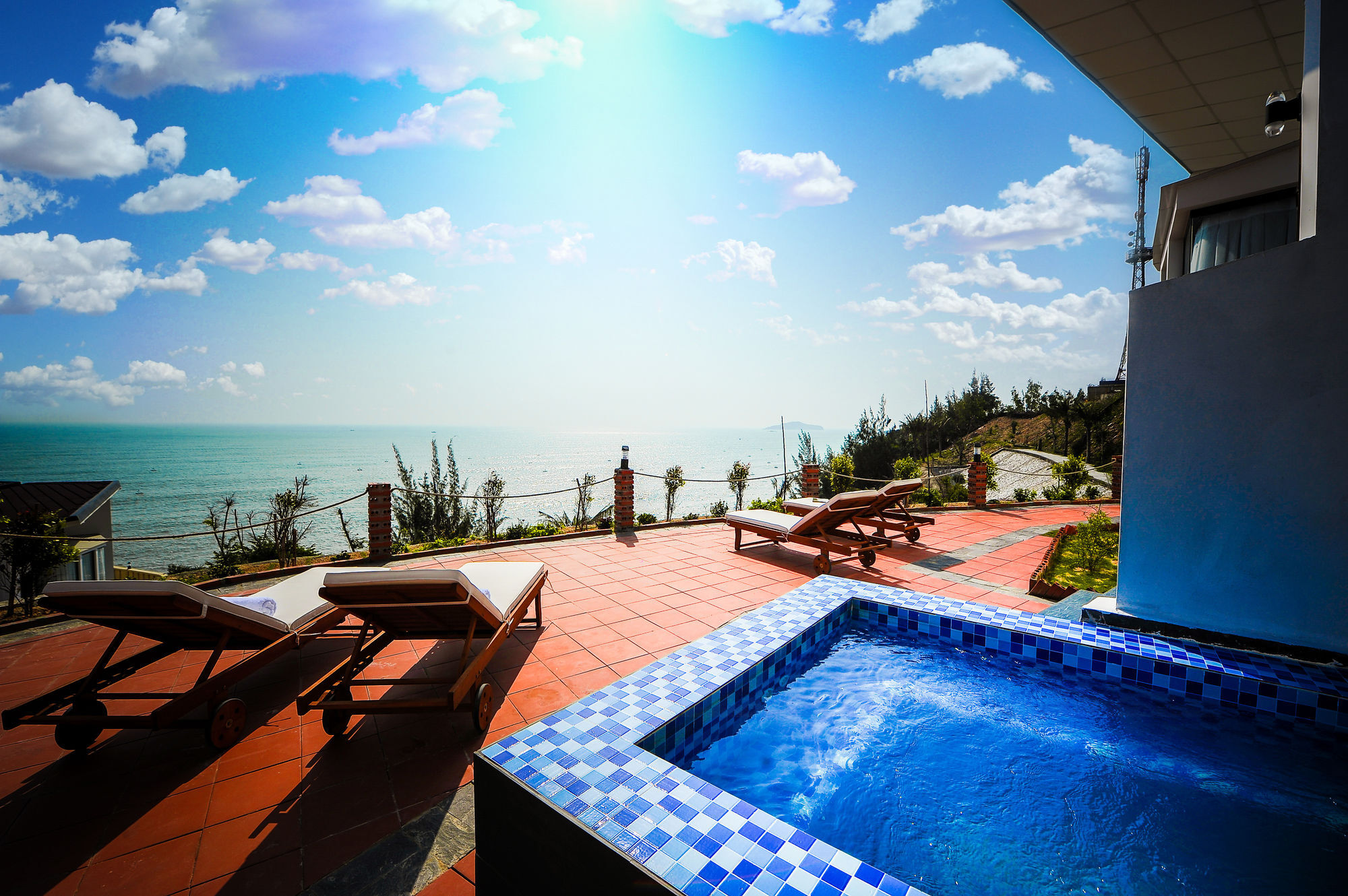 Resort Aurora And Quy Nhon