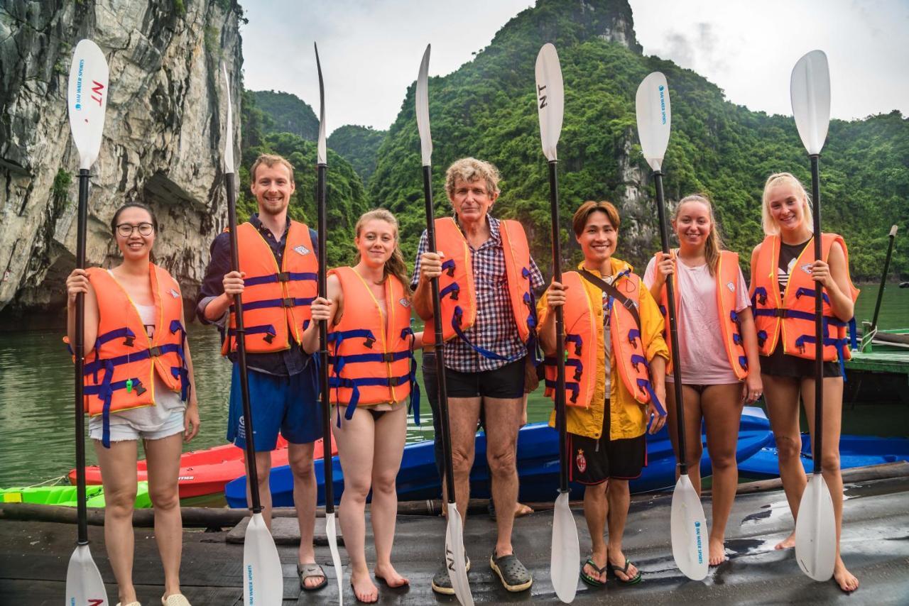 Du Thuyền Fantasea  Hạ Long