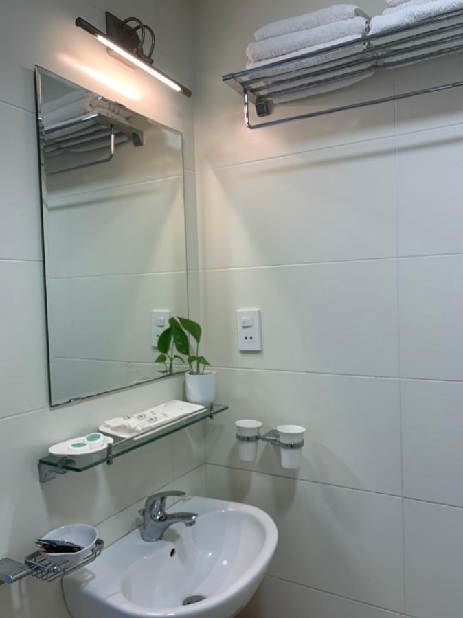 Hotel Halong Bc *