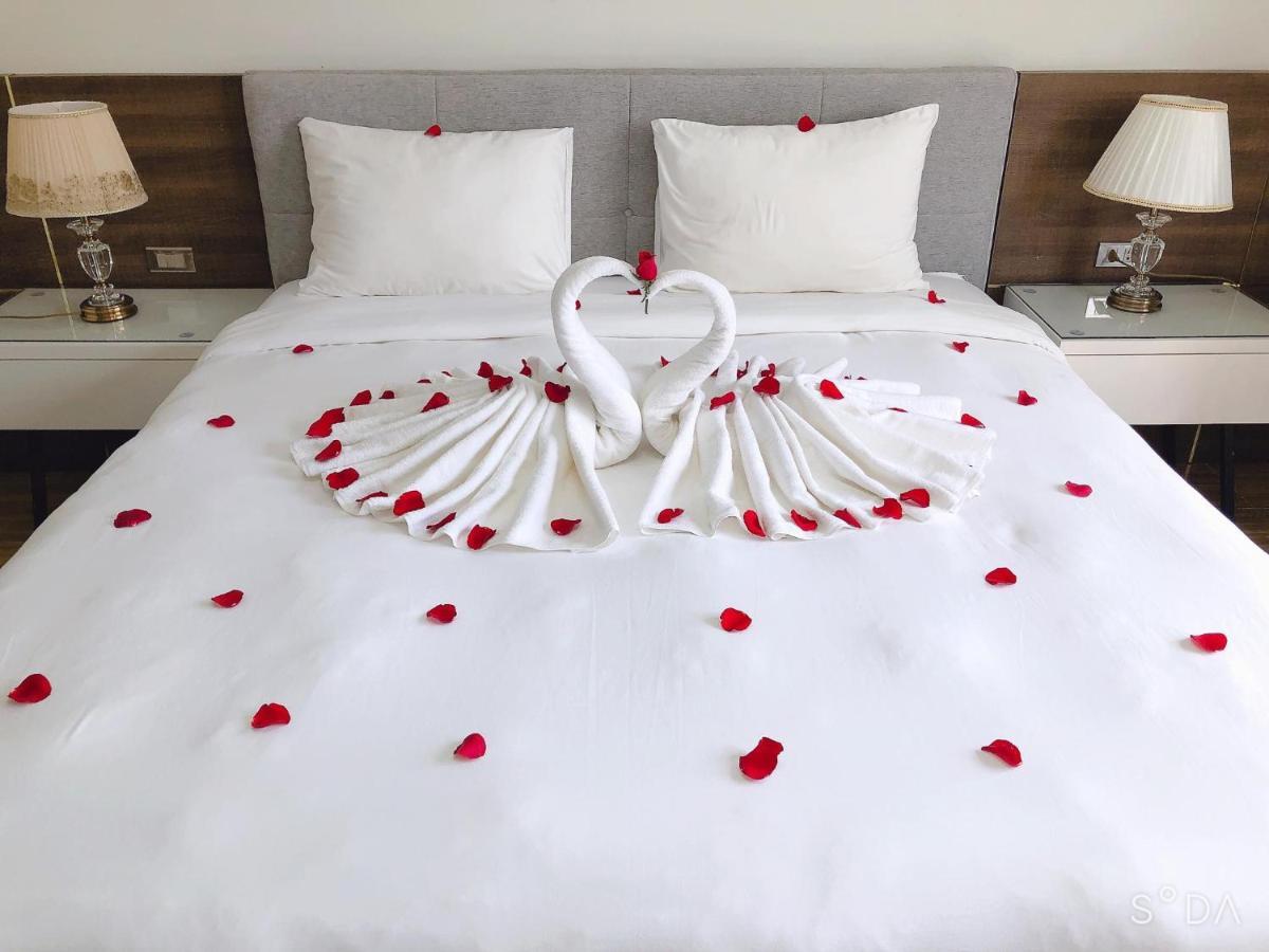 Hotel Ava &