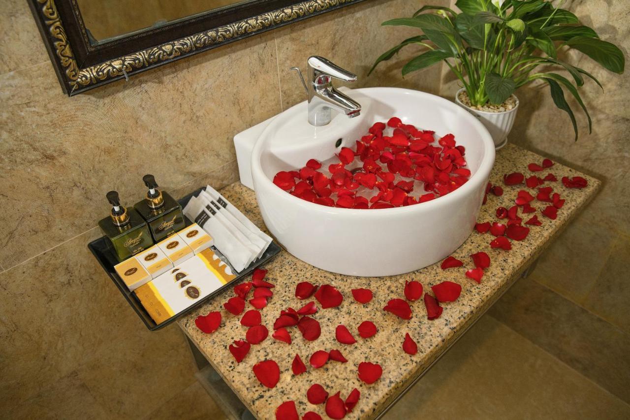 Angel Hotel 3*