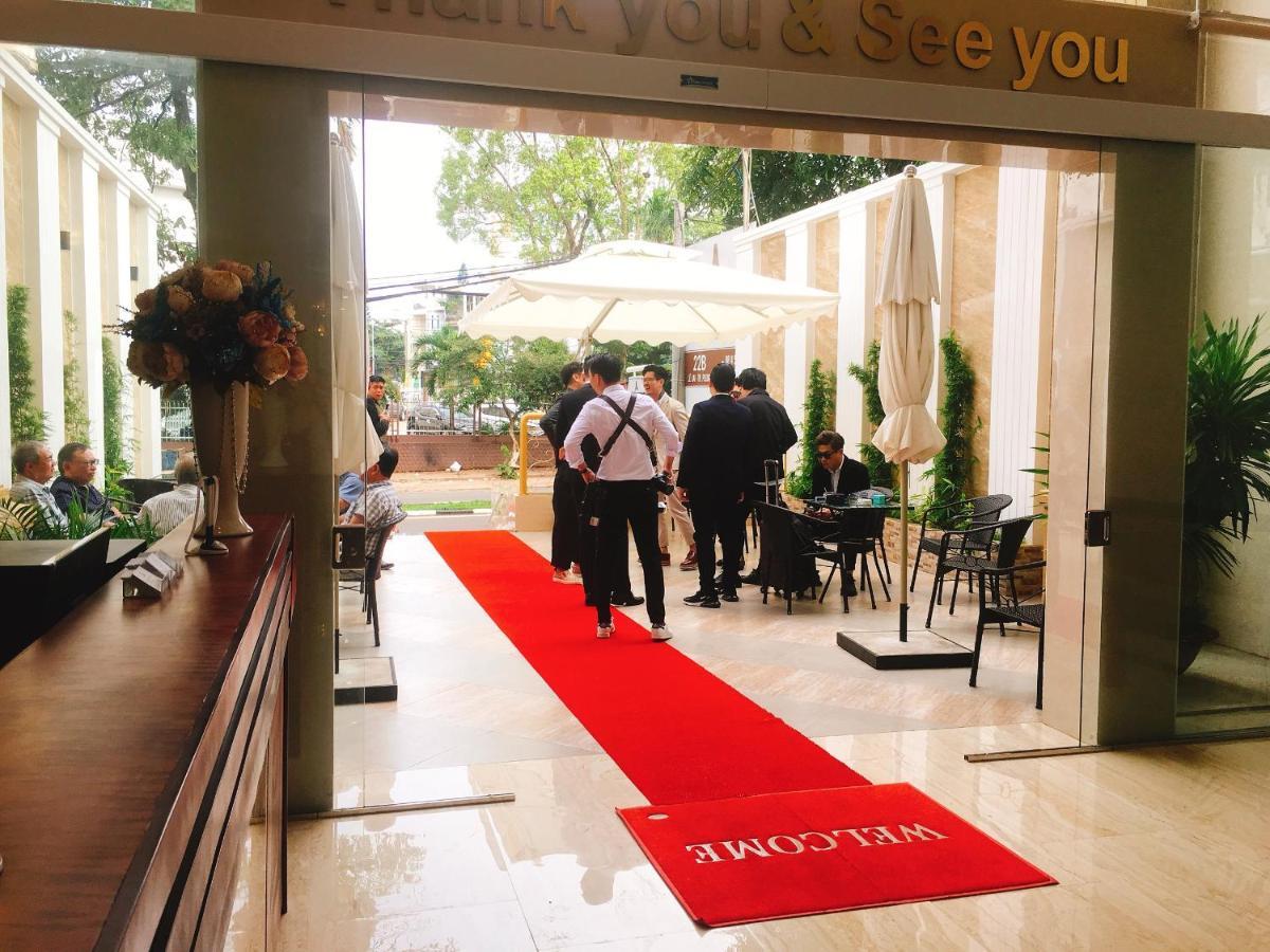 Le Centre Hotel