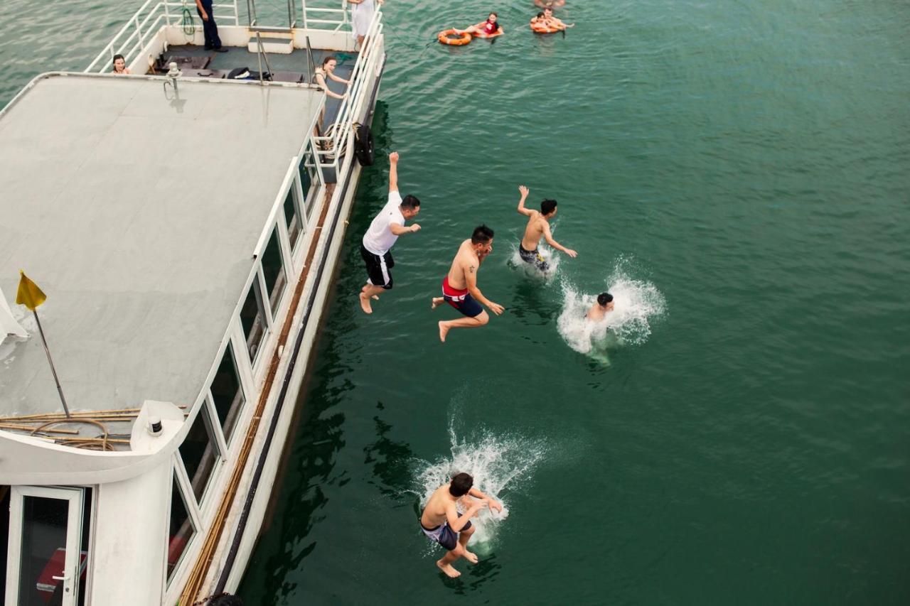 Genesis Luxury Regal Cruises  Ha Long