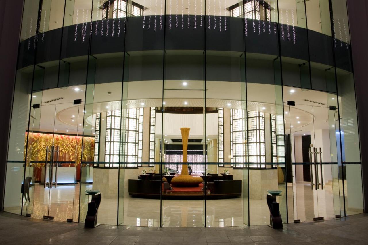Novotel Bay Hotel