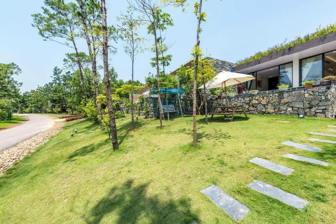 Happy Owner Villa Ngoc Quang