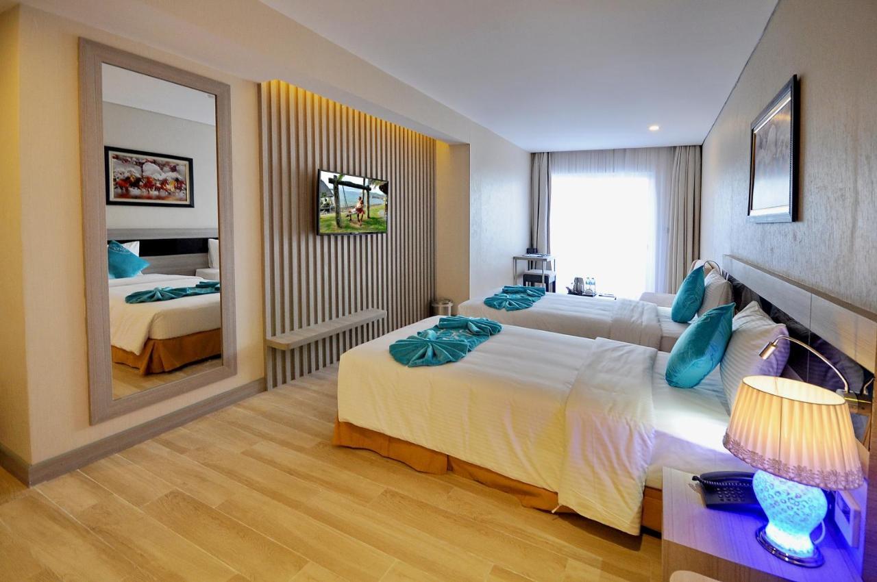 The Mcr Luxury Hotel 4*
