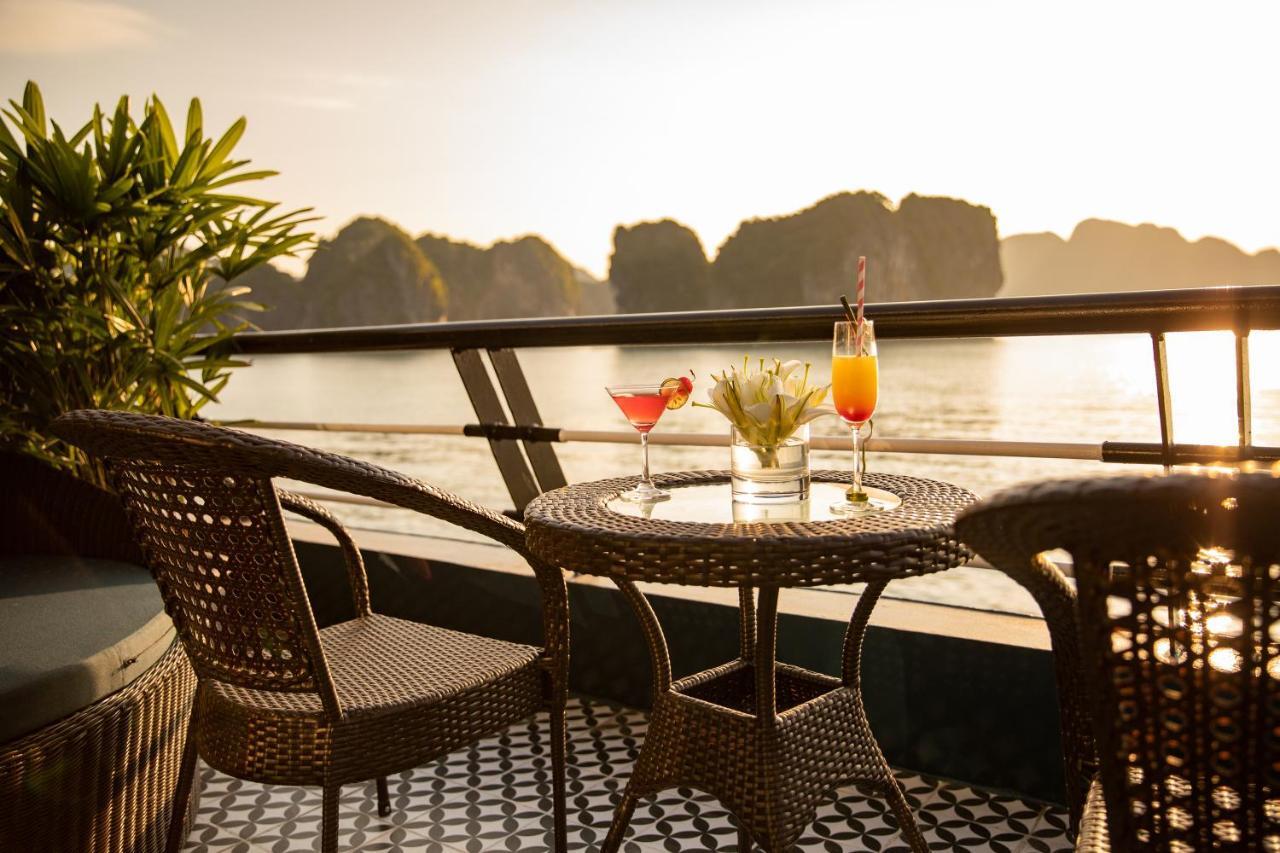  Rosy Cruises Ha Long
