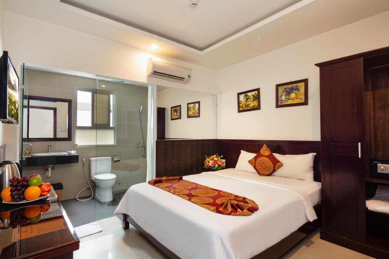 Azura Hotel
