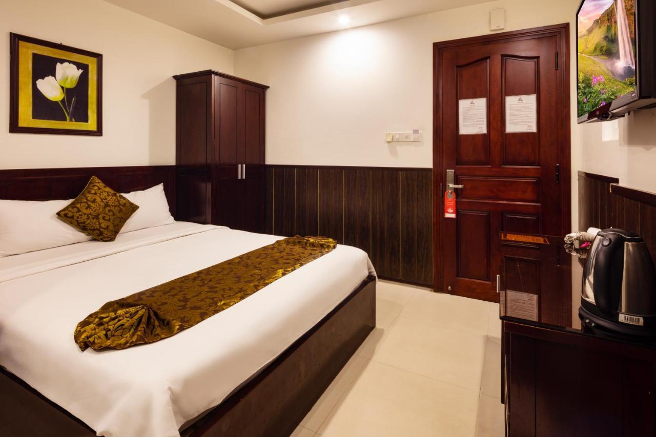 Azura Hotel 3*