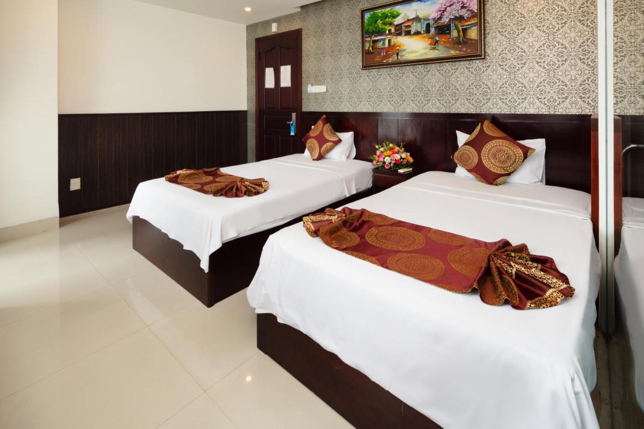 Azura Hotel 3*