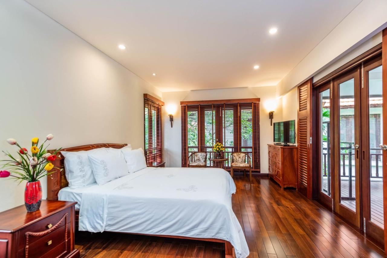 Tropical Villas Beach Villa *