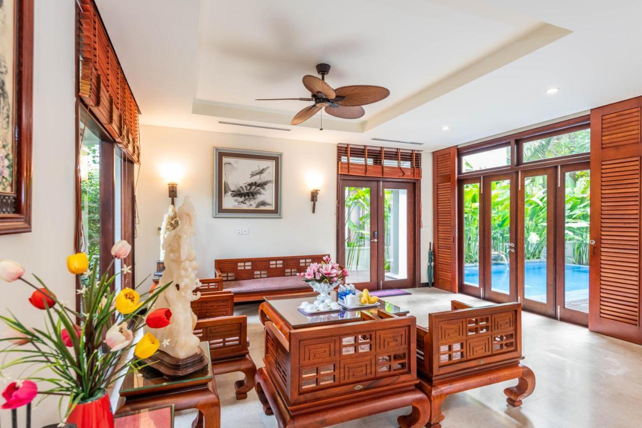 Tropical Villas Beach Villa *