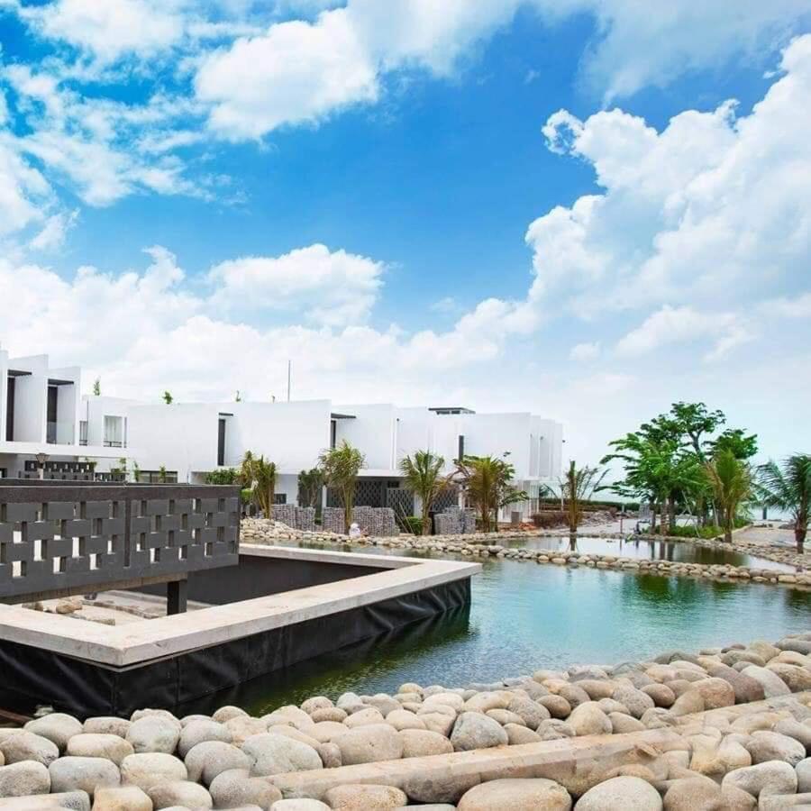 At Oceanami Long Hai