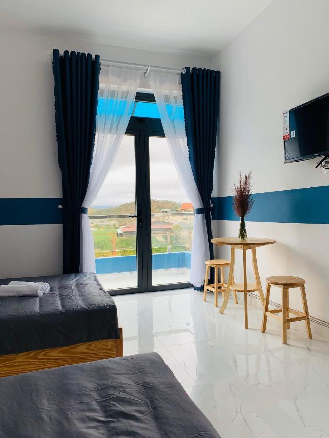Hotel November