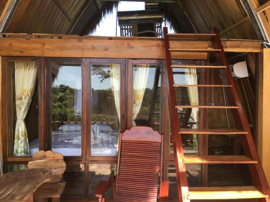 Rice Straw Lodge- Resort *