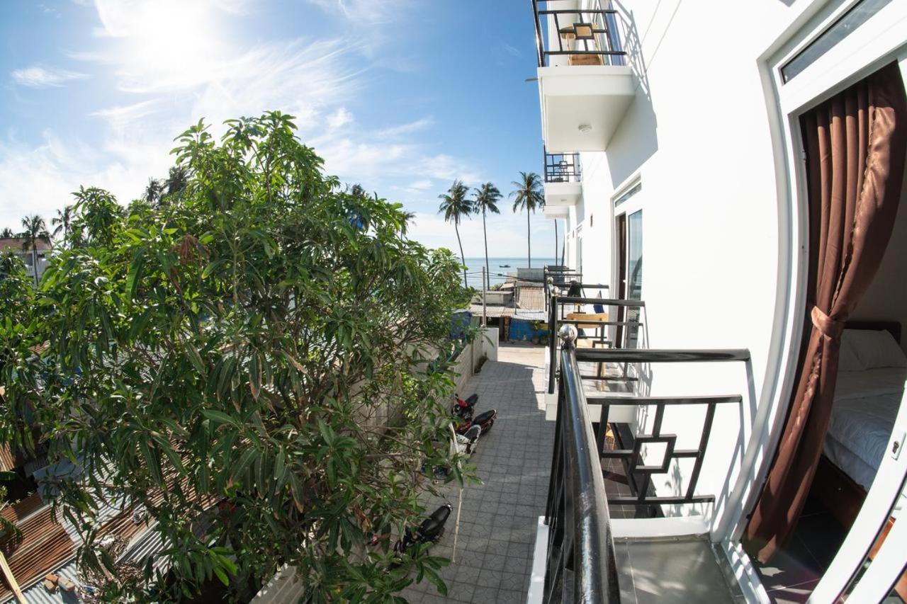 Aloha Hotel