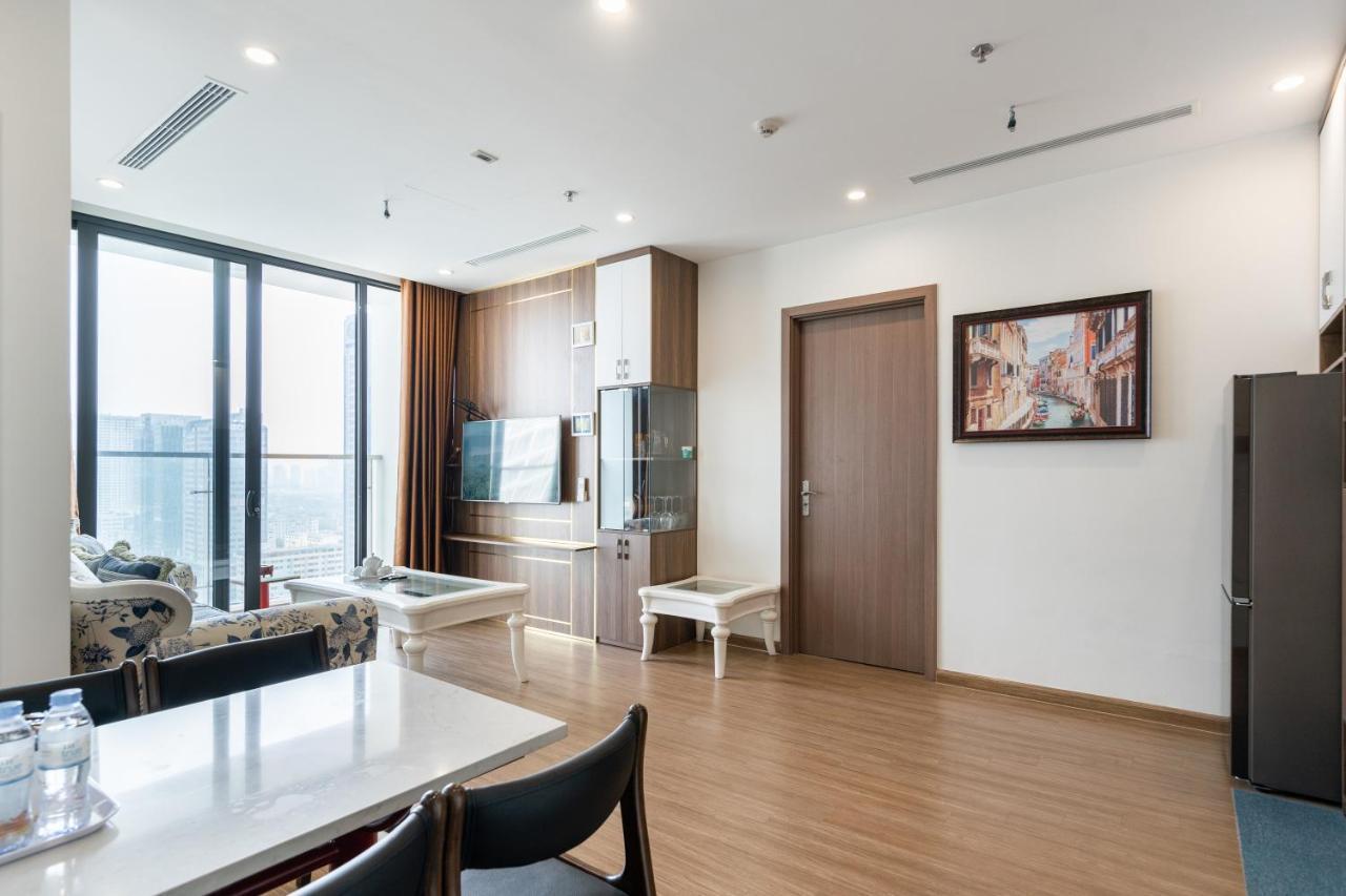 Apartment Luxury Vinhomes Skylake *