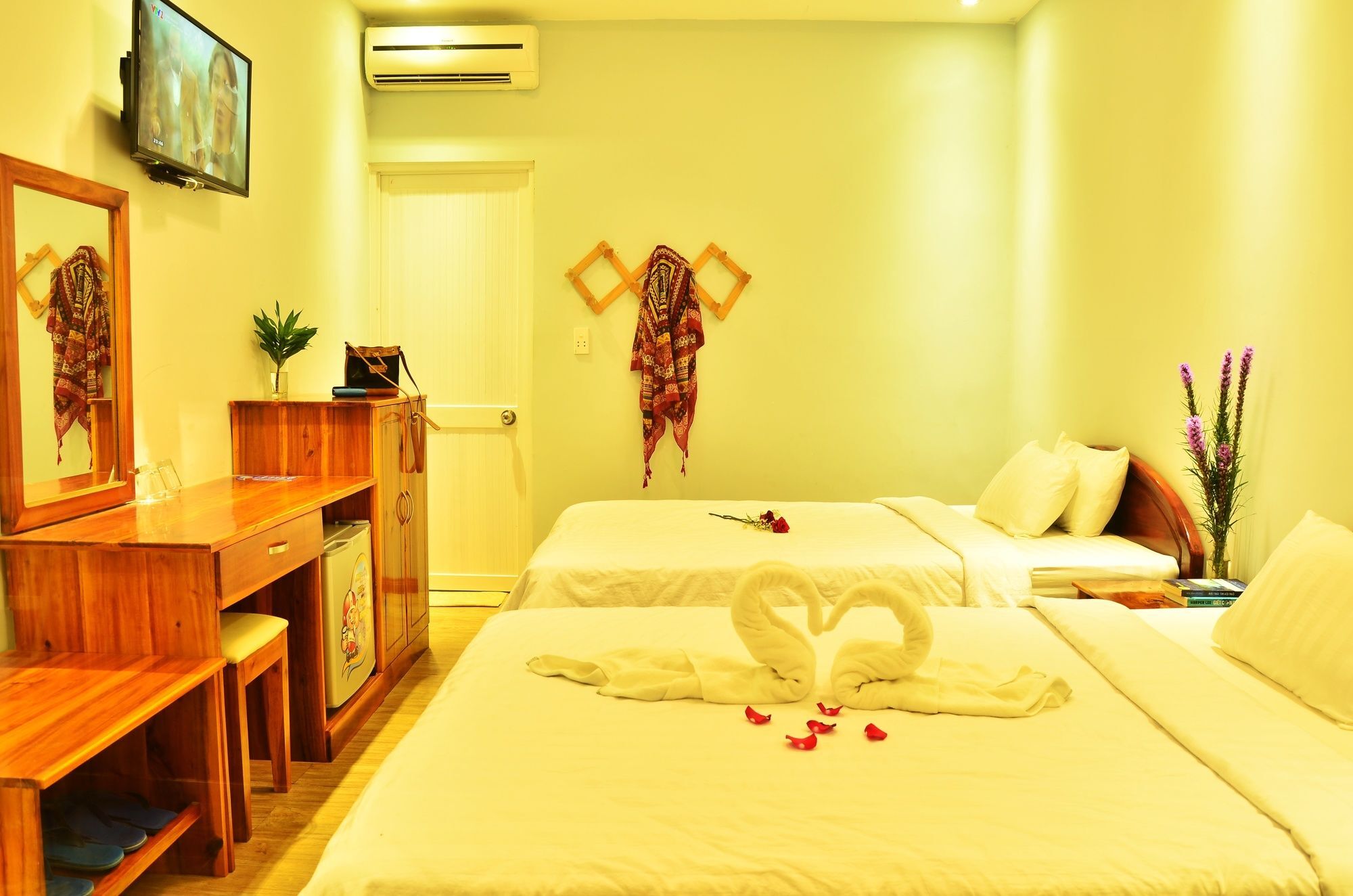 Lighthouse Boutique Chi Khu Co Ong
