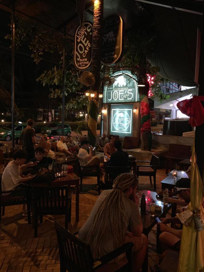 Resort Joe's Cafe & Garden