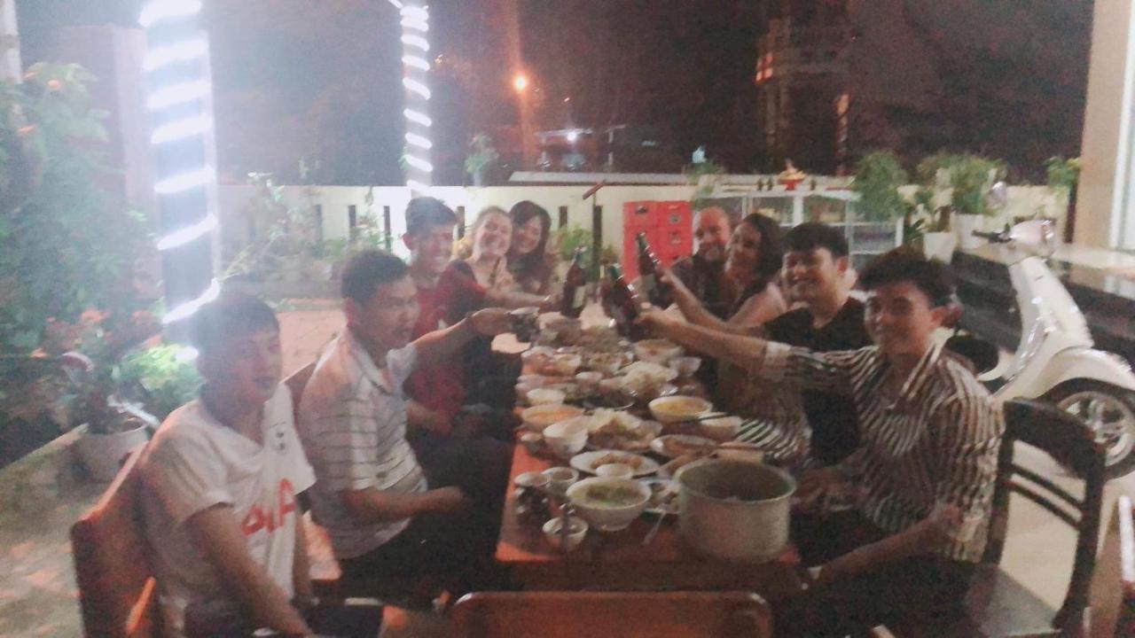 Applebee's Homestay *