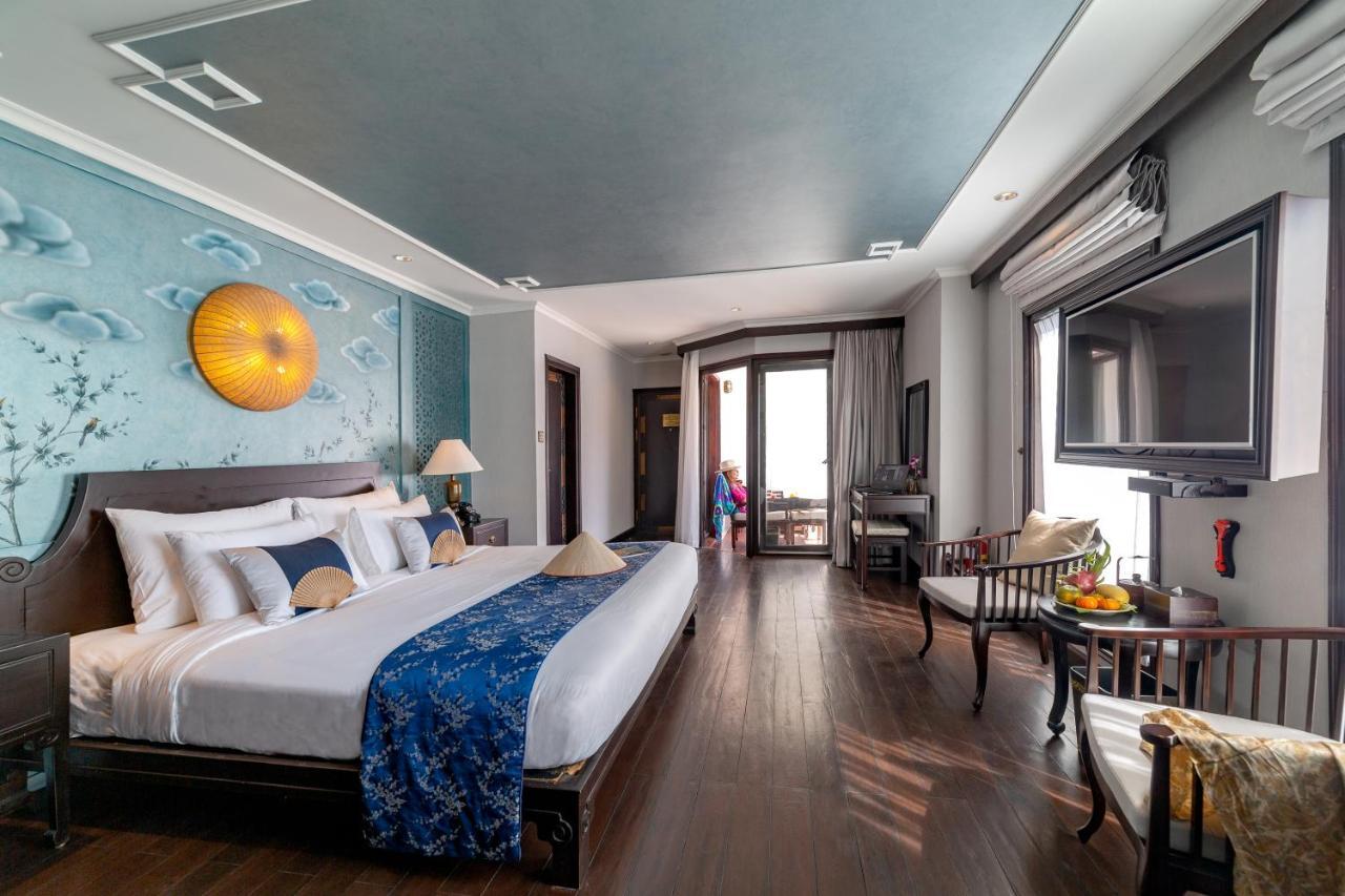 Heritage Line Violet Cruise - Halong Bay & Lan Ha Bay  5*