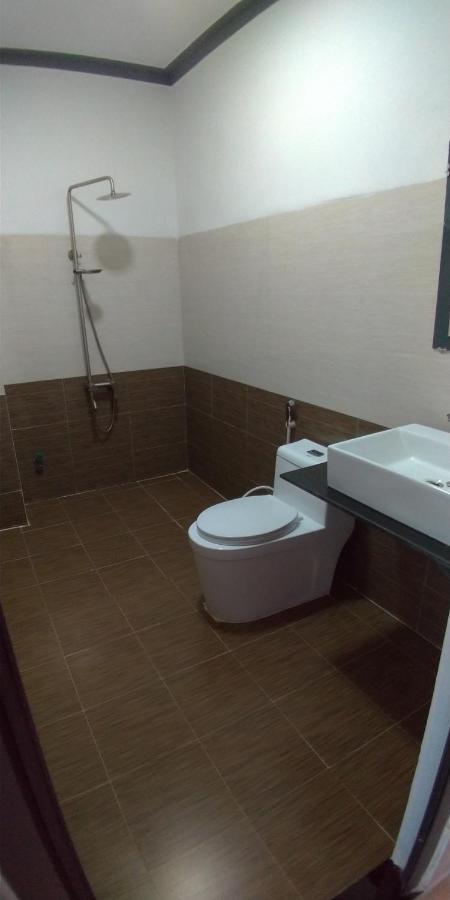 Hotel Khach San Anh Dong *