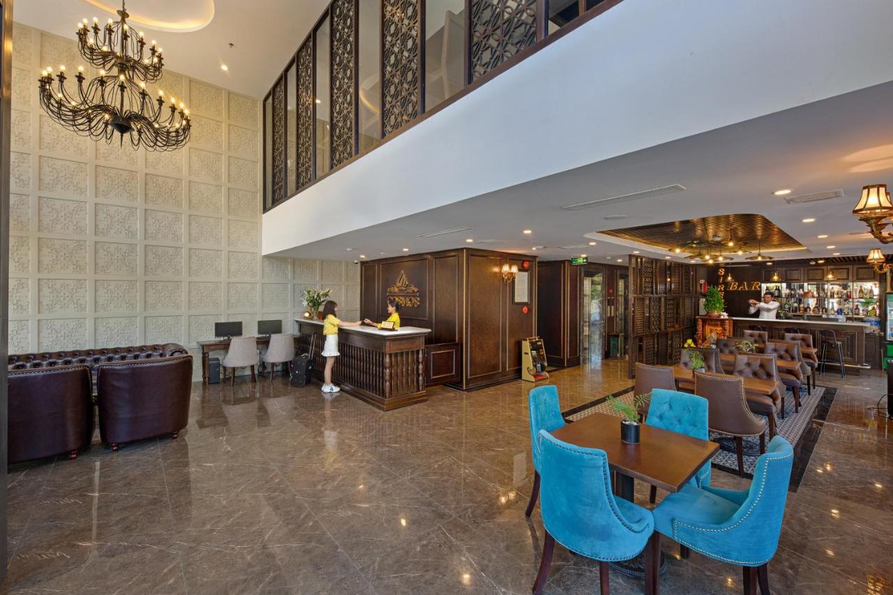 Cosmos Hotel 4*