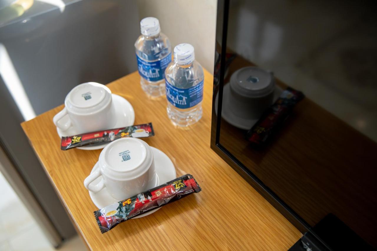 Happy Hotel