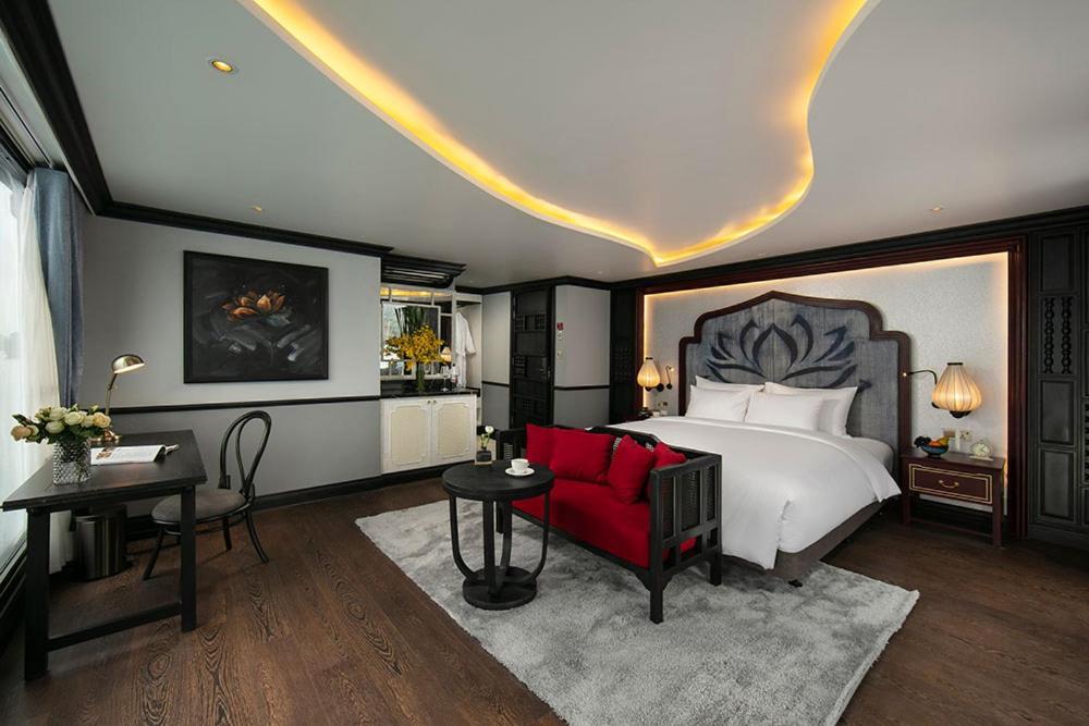  Lapinta Boutique Cruises