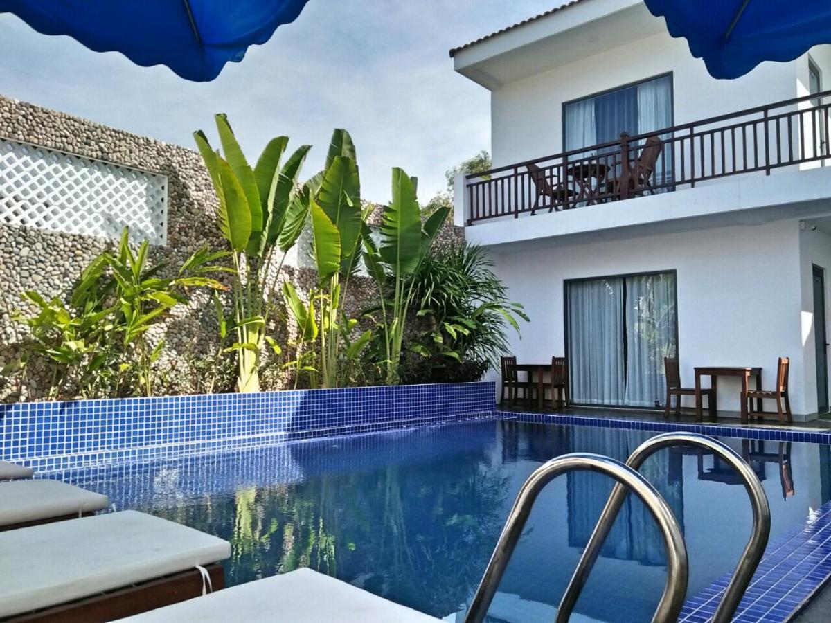 Hotel Vivian