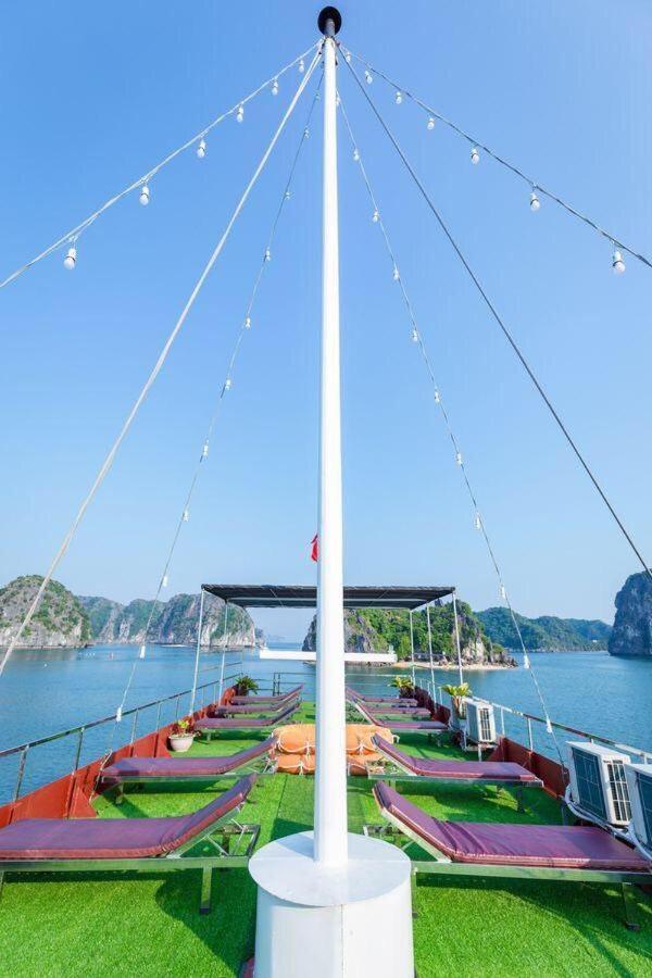 Cat Ba Bay Cruises Dong Khe Sau