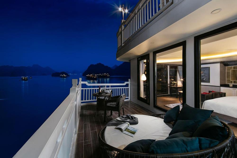 Lapinta Boutique Cruises  4*