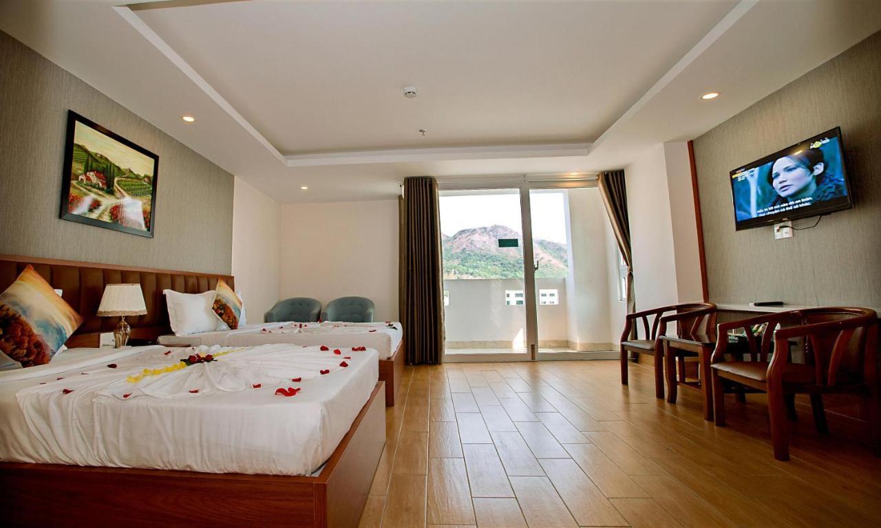 Canary Hotel 3*