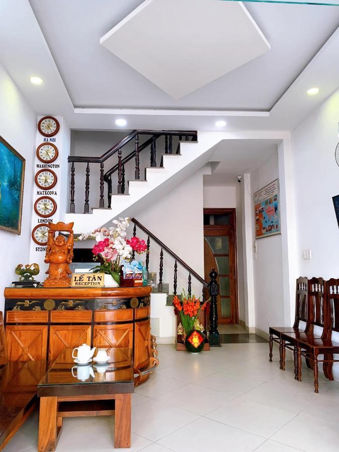 Hotel Phong Luu