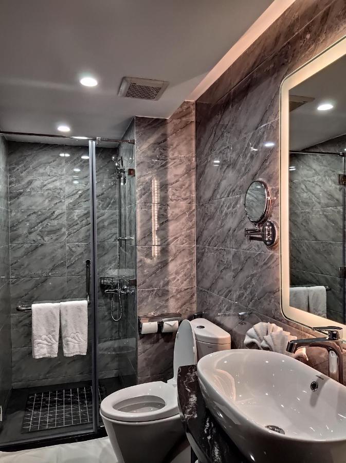  Du Thuyền Paradise Grand Vịnh Lan Hạ