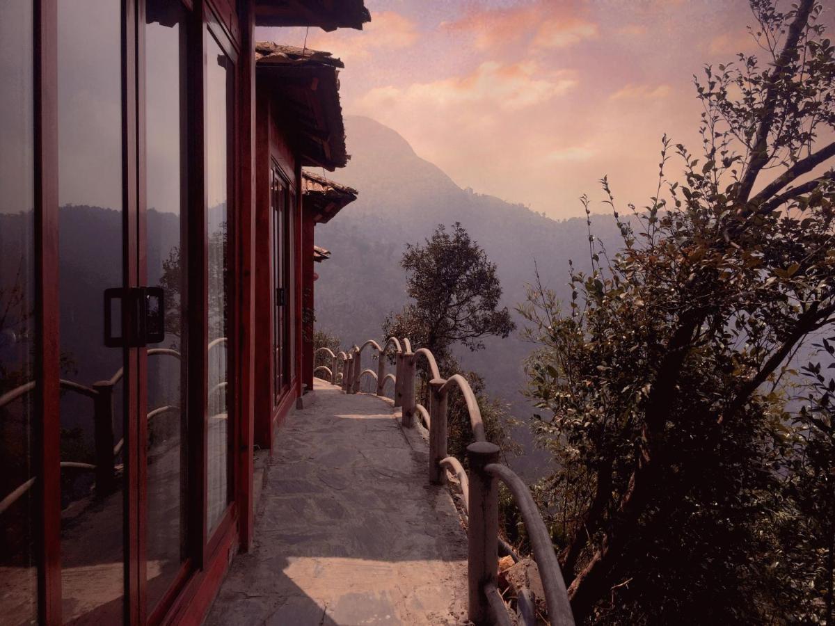 Hotel Heaven Gate O Quy Ho