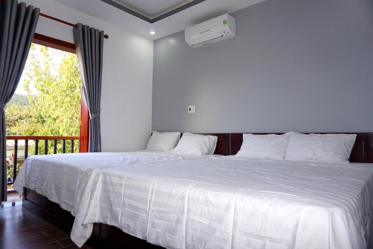 Monkey & Bar Bed & Breakfast