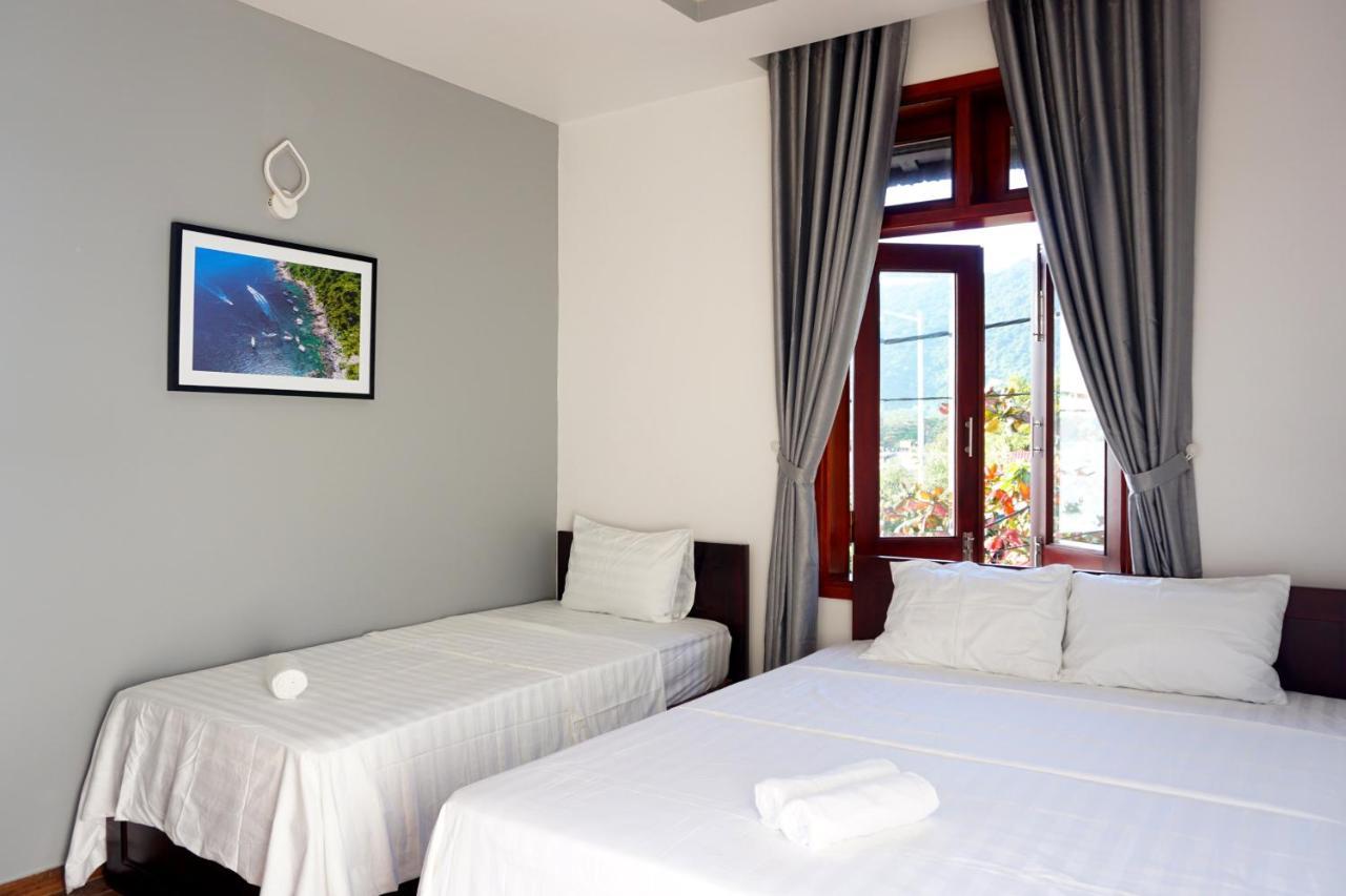 Monkey & Bar Bed & Breakfast