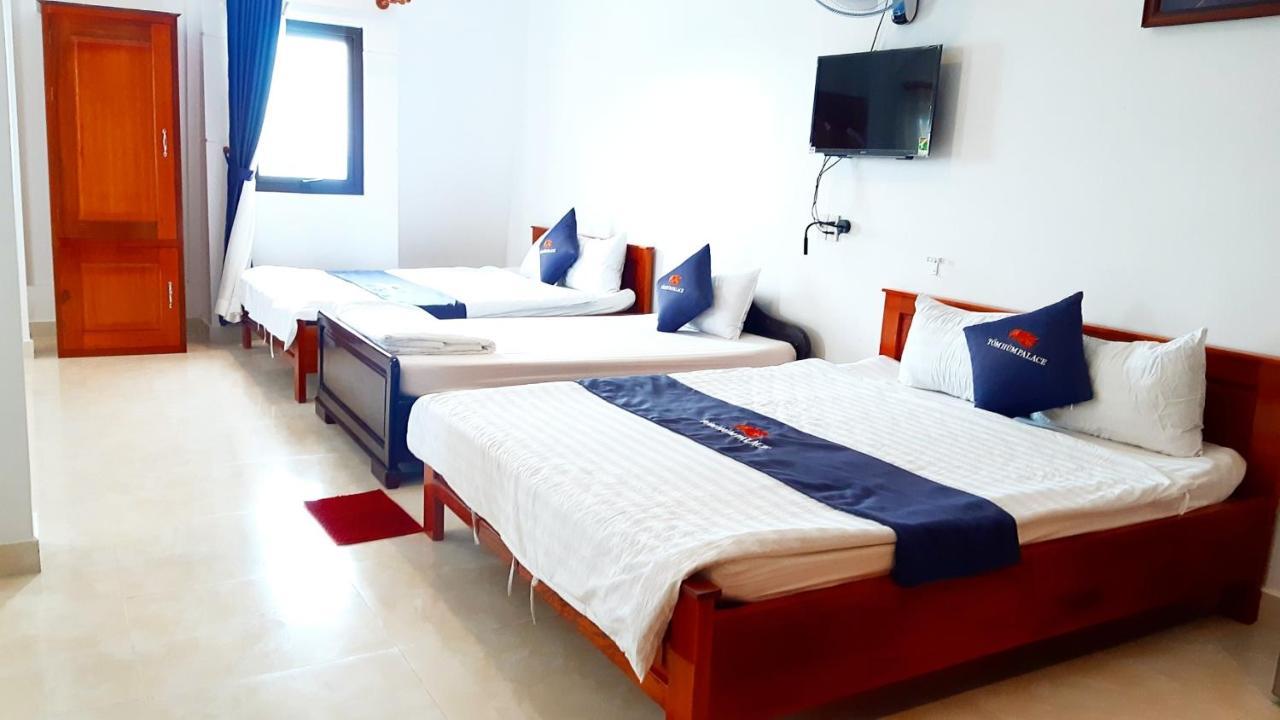 Tom Hum Palace Hotel