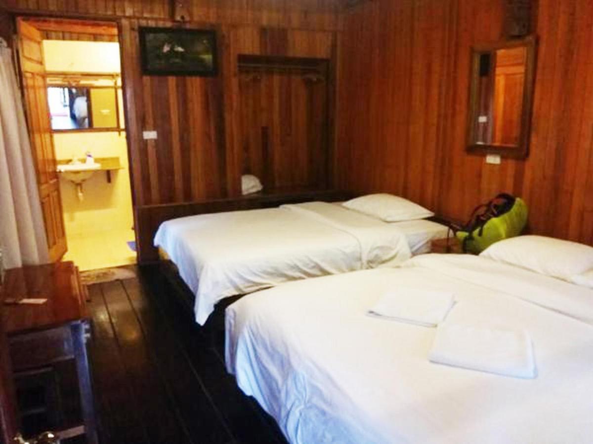 Monkey Island Resort