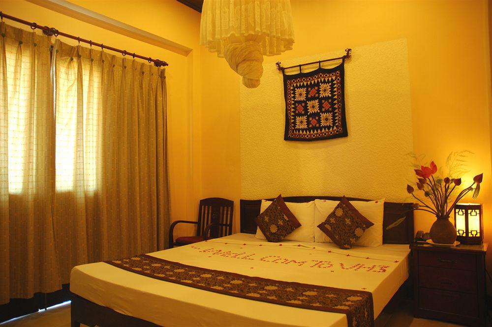 Pho Library Hotel
