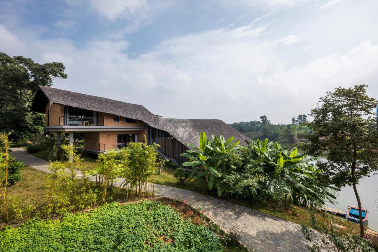 Tomodachi Retreat - Lang Mit Hotel
