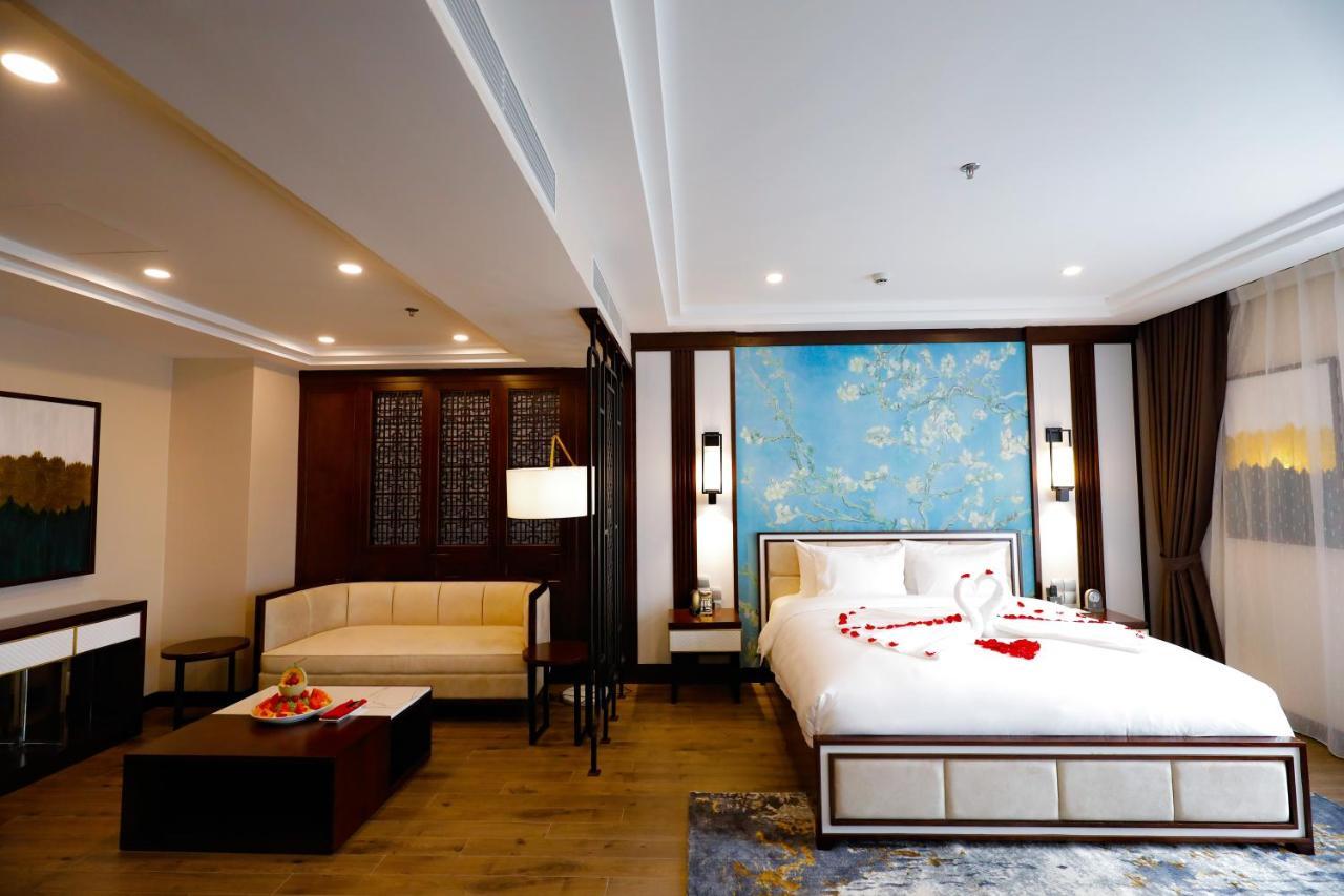 Grand Phoenix Hotel 5*