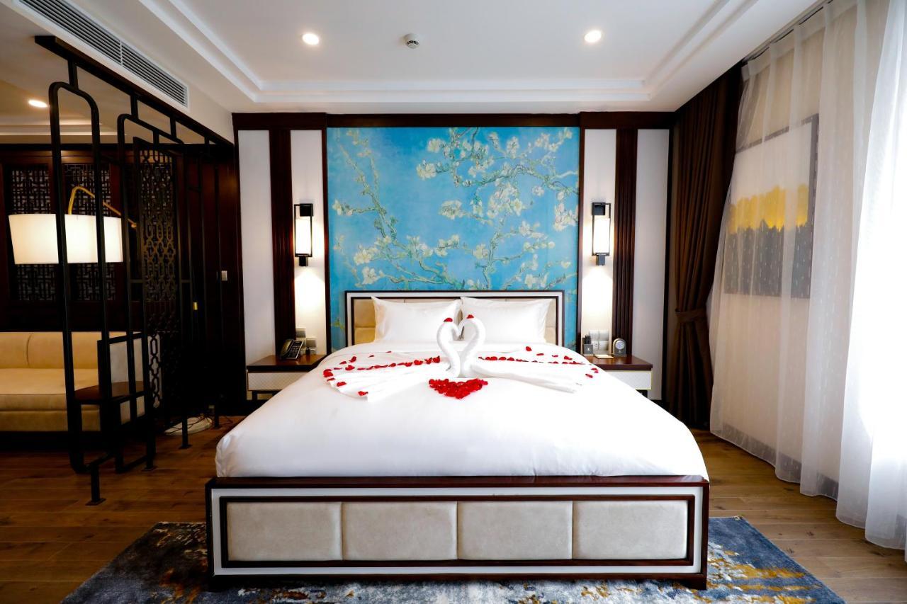 Grand Phoenix Hotel 5*