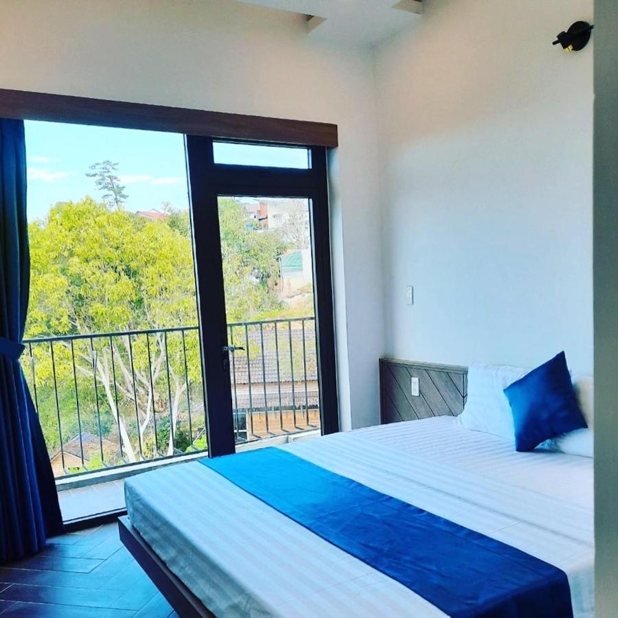 Nang's & Coffee Hotel